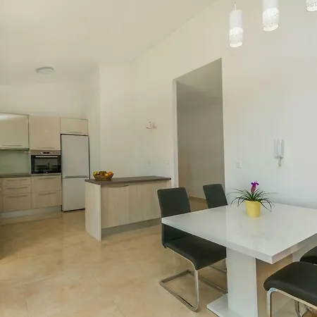 Aquamarine Apartment