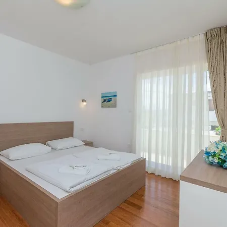 Aquamarine Duće